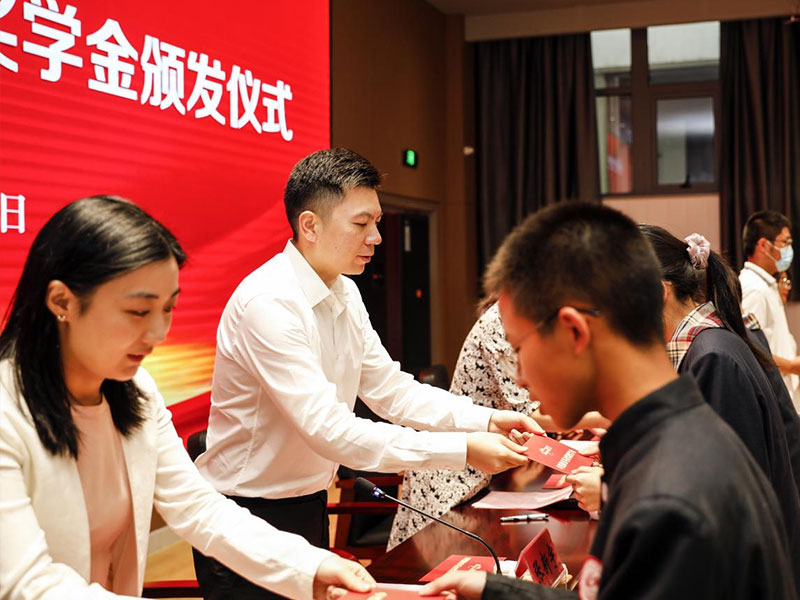 奇发28官网股份上市一周年丨阔步前进 筑梦新程